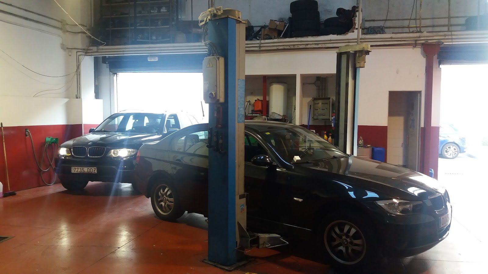 A J Reparaciones del Automóvil, foto 3 de 4