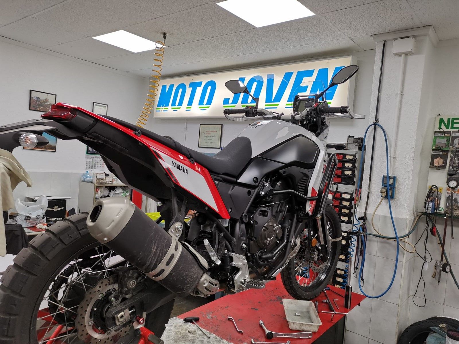 Moto Joven, foto 5 de 5