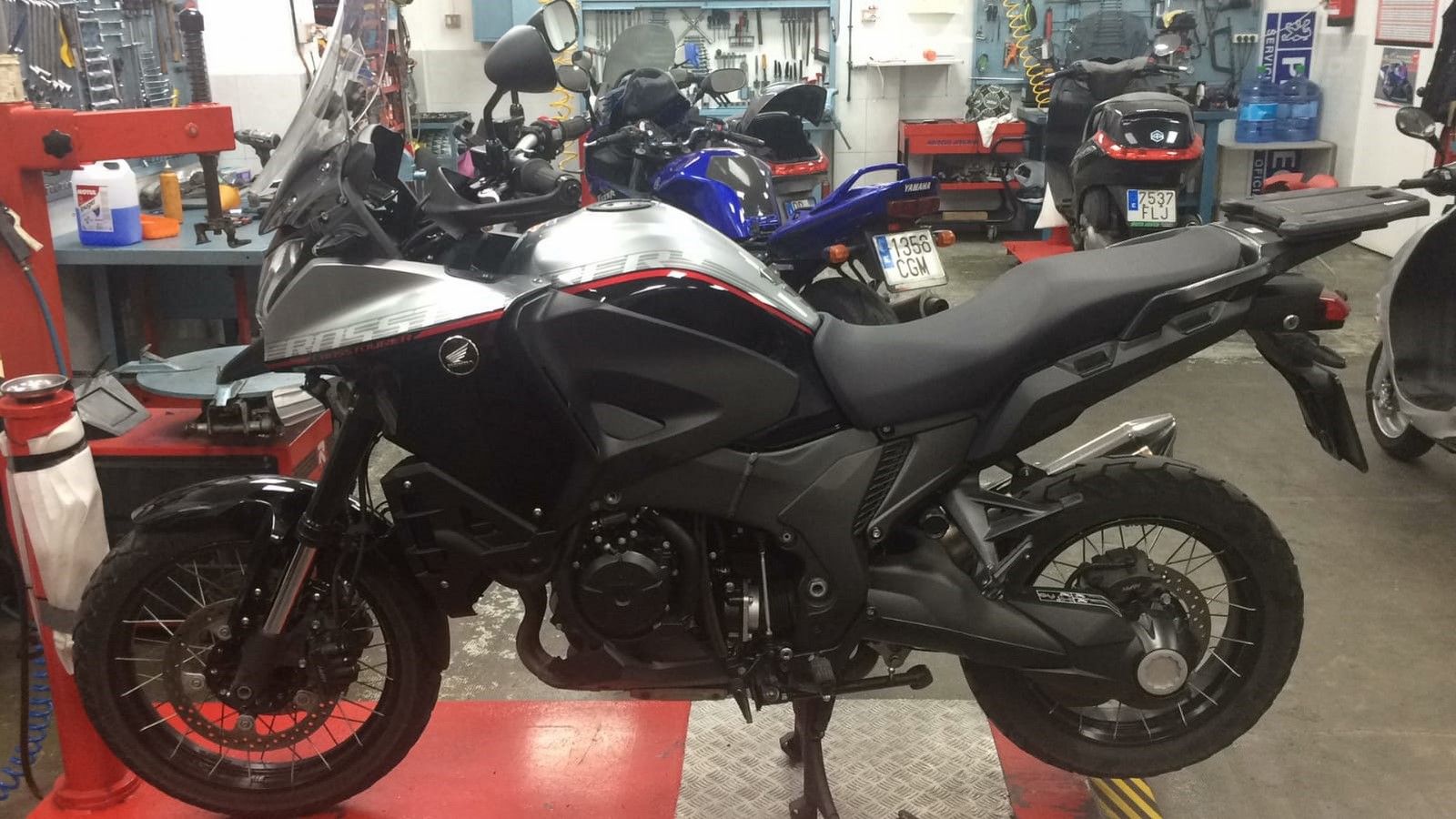 Moto Joven, foto 3 de 5