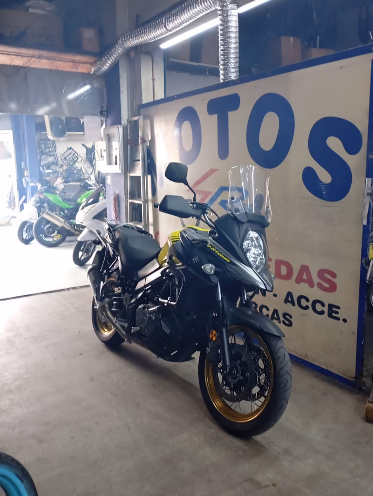Motos Sobre Ruedas, foto 1 de 2